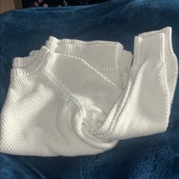 EUC Old Navy Cream Crew Neck Textured Sweater - Picture 3 of 3